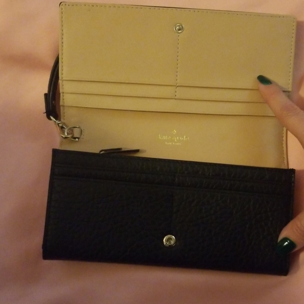New without Tags Wallet - Picture 2 of 4